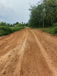 วันที่ 6 สิงหาคม 25658 ดร.คุณากร อักษรพรมราช นายกองค์การบริหารส่วนตำบลโพนงาม มอบหมายให้เจ้าหน้าที่องค์การบริหารส่วนตำบลโพนงาม ลงพื้นที่ซ่อมแซมและปรับปรุงถนนบ้านสันติสุข หมู่ที่ 10