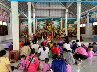 วันที่ 9 กรกฎาคม 2568 ดร.คุณากร อักษรพรมราช นายกองค์การบริหารส่วนตำบลโพนงาม มอบหมายให้ผู้อำนวยการกองการศึกษาฯ นำคณะครูผู้ปกครองพร้อมด้วยนักเรียนจากศูนย์พัฒนาเด็กเล็กบ้านหนองแสง ทำบุญเนื่องในวันเข้าพรรษา ประจำปี 2568 ณ วัดธรรมรังสี