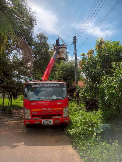 วันที่ 5 กันยายน 2568 ดร.คุณากร อักษรพรมราช นายกองค์การบริหารส่วนตำบลโพนงาม มอบหมายให้เจ้าหน้าที่จากองค์การบริหารส่วนตำบลโพนงาม ลงพื้นที่ซ่อมแซมโคมไฟฟ้าส่องสว่าง บ้านหนองแสง หมู่ 7